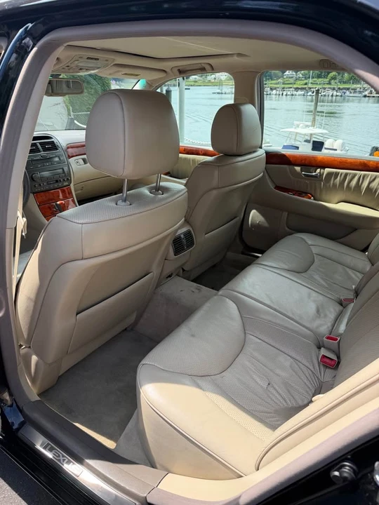 2003 Lexus LS 3rd Gen - Image 8 of 13