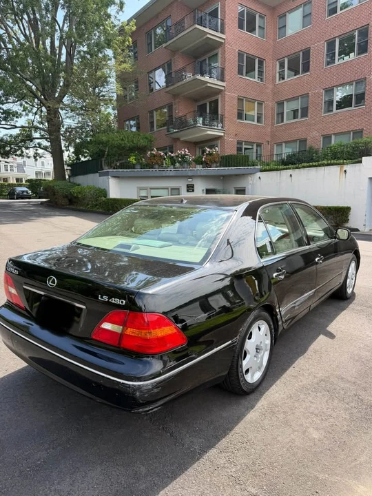 2003 Lexus LS 3rd Gen - Image 4 of 13