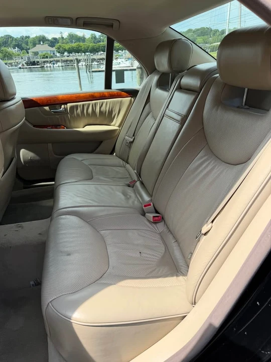 2003 Lexus LS 3rd Gen - Image 9 of 13