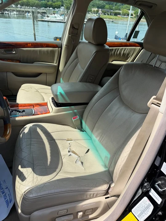 2003 Lexus LS 3rd Gen - Image 7 of 13