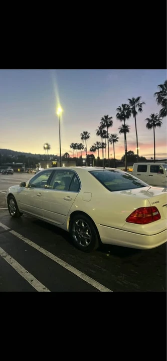 2003 Lexus LS 3rd Gen - Image 2 of 7