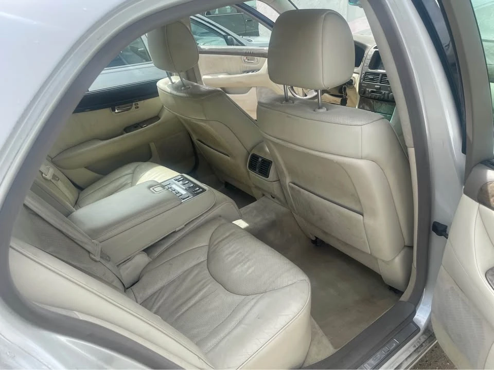 2003 Lexus LS 3rd Gen - Image 8 of 11