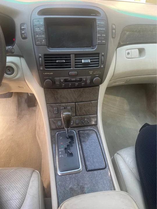 2003 Lexus LS 3rd Gen - Image 11 of 11