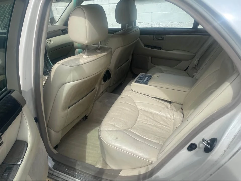 2003 Lexus LS 3rd Gen - Image 9 of 11