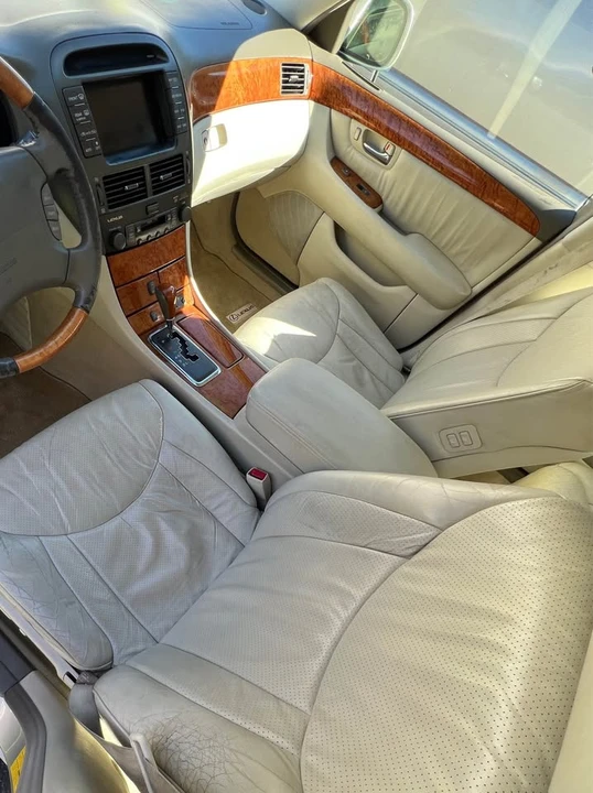 2003 Lexus LS 3rd Gen - Image 18 of 20