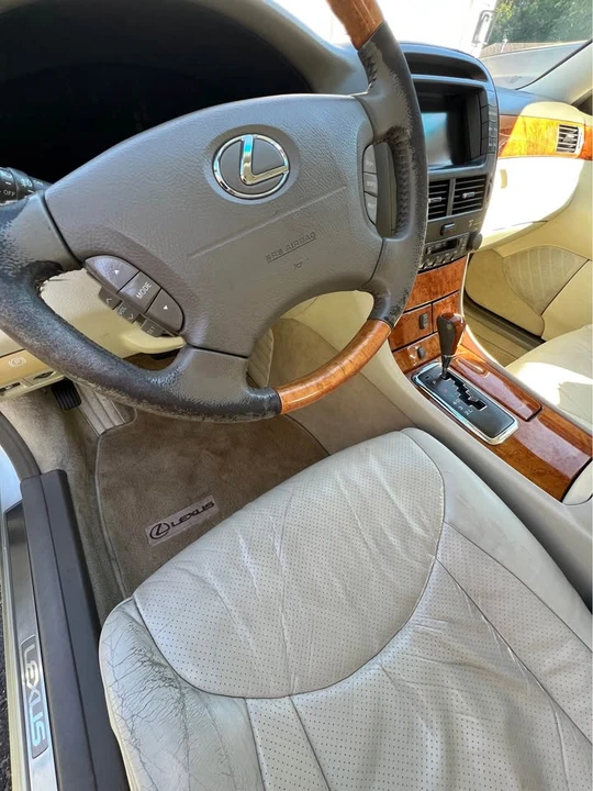 2003 Lexus LS 3rd Gen - Image 12 of 20