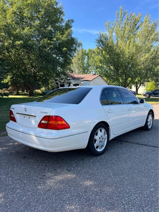 2003 Lexus LS 3rd Gen - Image 6 of 20