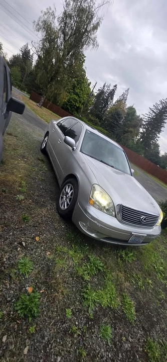 2003 Lexus LS 3rd Gen - Image 3 of 17