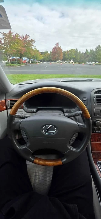 2003 Lexus LS 3rd Gen - Image 8 of 17