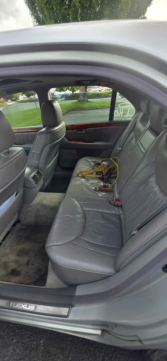 2003 Lexus LS 3rd Gen - Image 11 of 17