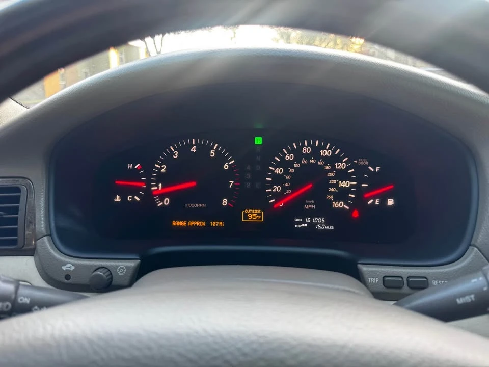 2003 Lexus LS 3rd Gen - Image 14 of 15