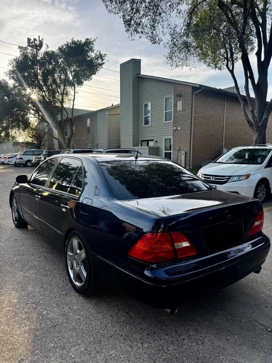 2003 Lexus LS 3rd Gen - Image 7 of 15
