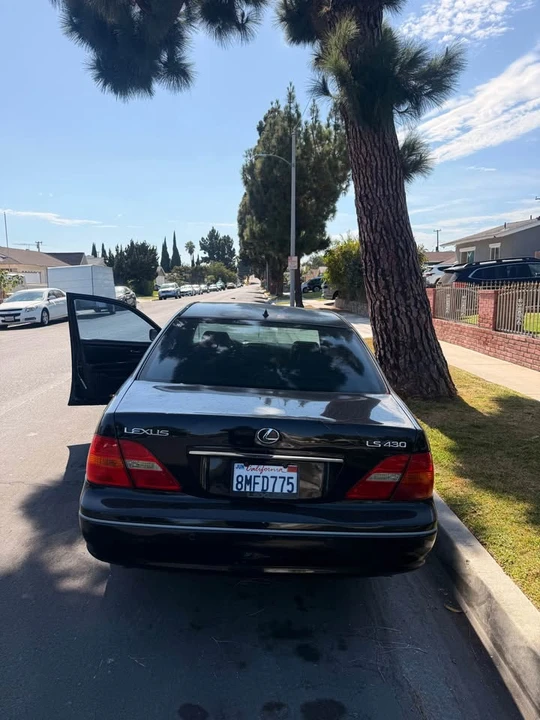 2003 Lexus LS 3rd Gen - Image 4 of 6