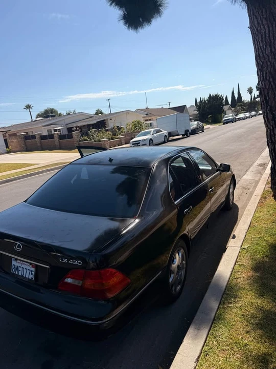 2003 Lexus LS 3rd Gen - Image 5 of 6