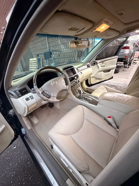 2003 Lexus LS 3rd Gen - Image 7 of 10