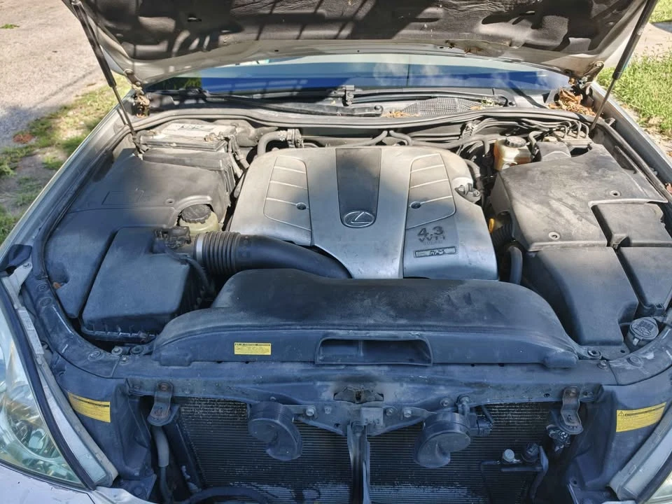 2003 Lexus LS 3rd Gen - Image 9 of 15