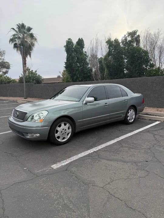 2003 Lexus LS 3rd Gen - Image 2 of 10