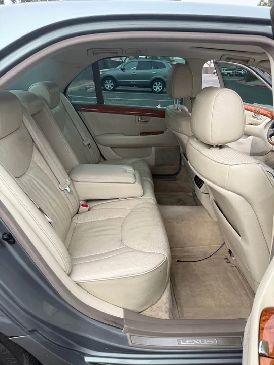 2003 Lexus LS 3rd Gen - Image 9 of 10