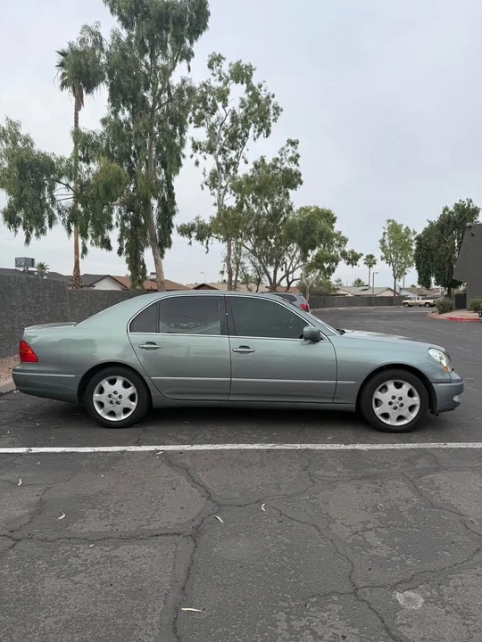 2003 Lexus LS 3rd Gen - Image 5 of 10