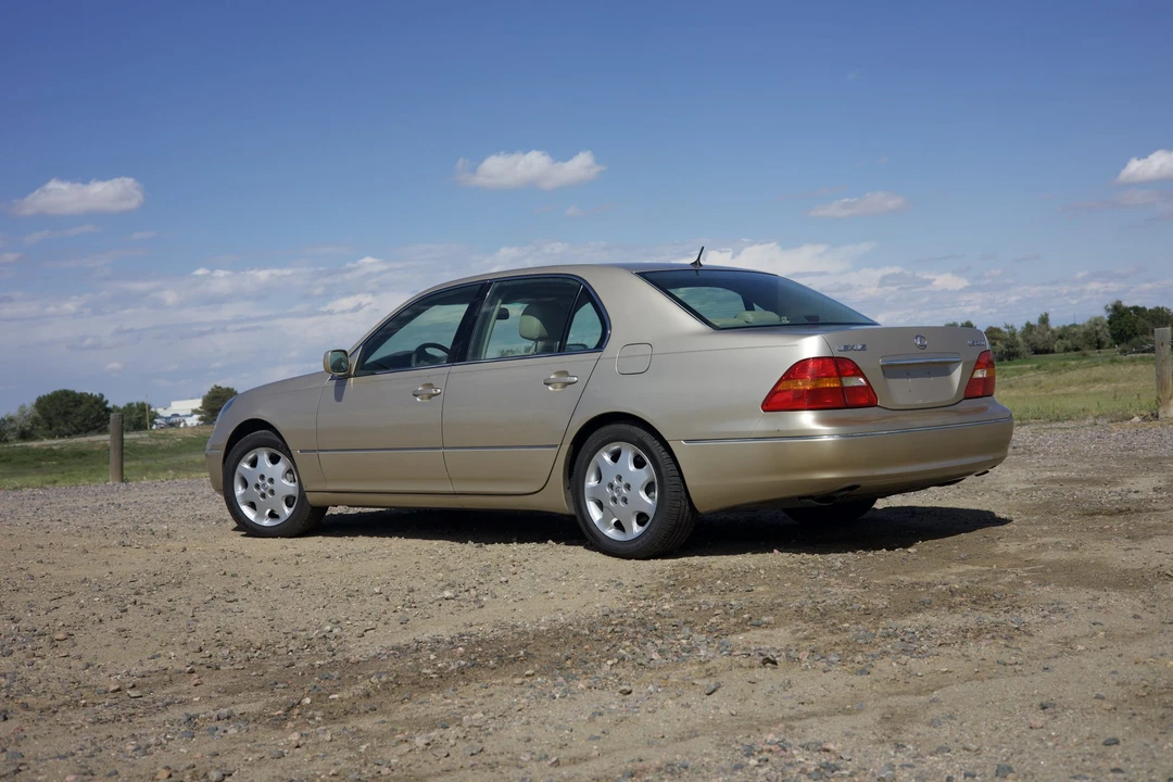2003 Lexus LS 3rd Gen - Image 14 of 31