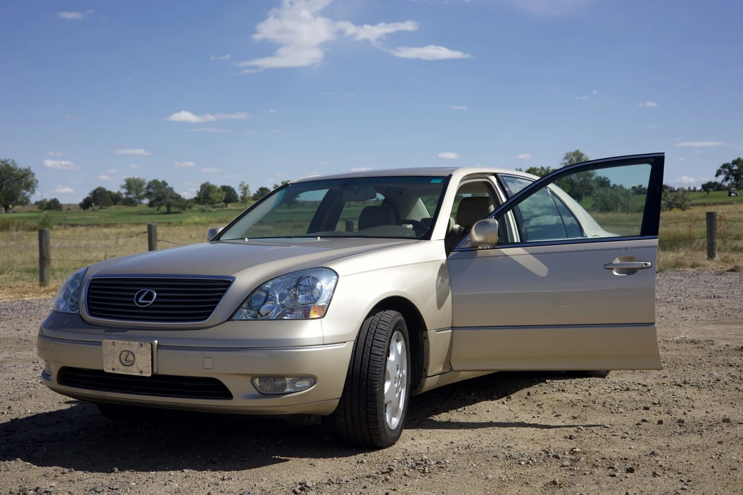 2003 Lexus LS 3rd Gen - Image 23 of 31
