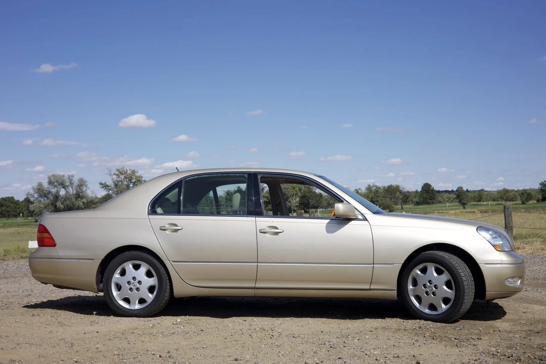 2003 Lexus LS 3rd Gen - Image 19 of 31