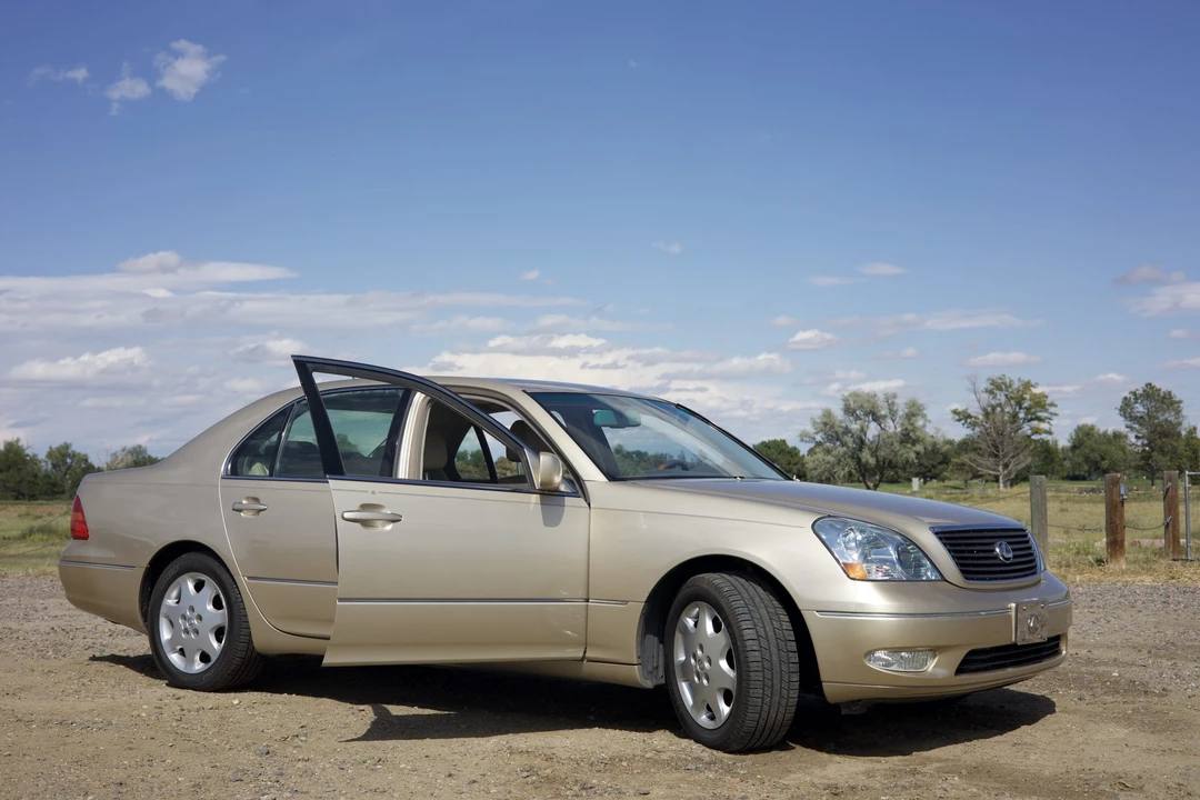 2003 Lexus LS 3rd Gen - Image 22 of 31