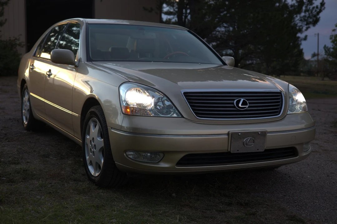 2003 Lexus LS 3rd Gen - Image 25 of 31