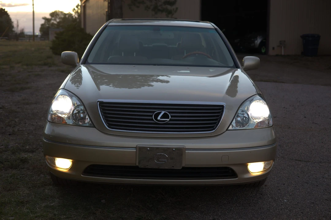 2003 Lexus LS 3rd Gen - Image 27 of 31