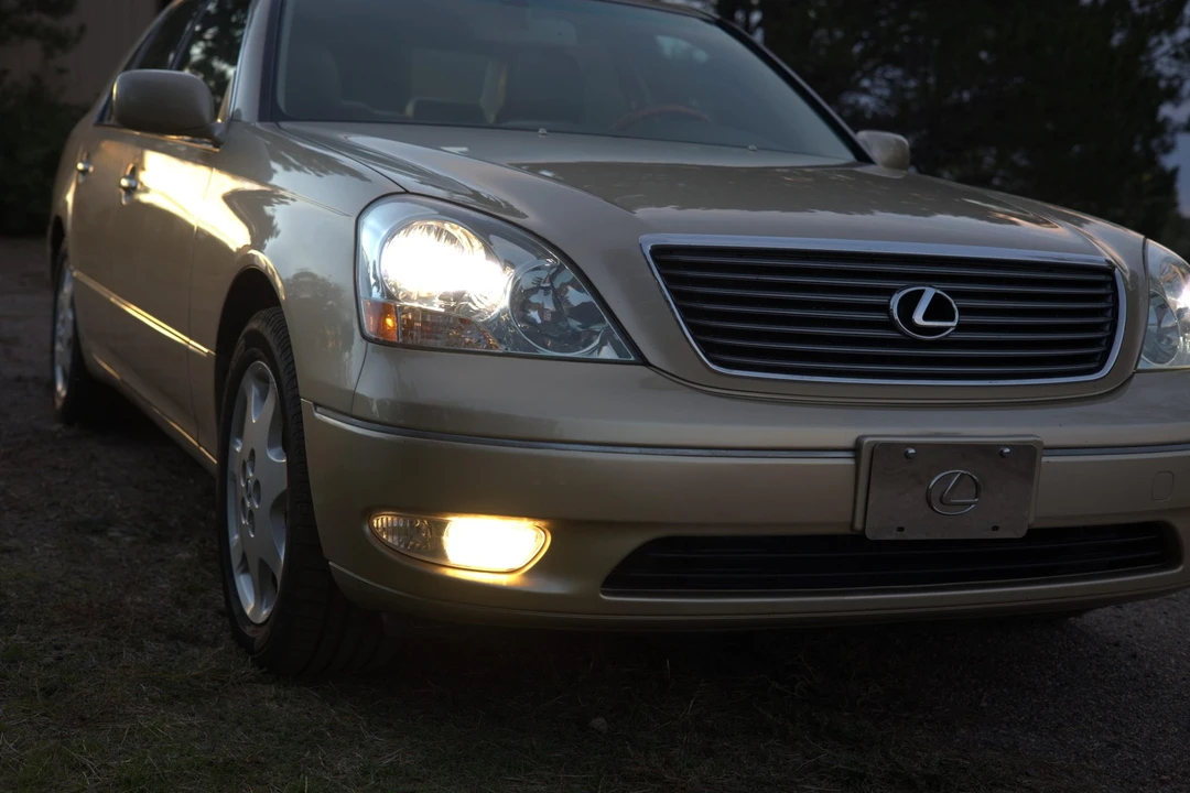 2003 Lexus LS 3rd Gen - Image 26 of 31