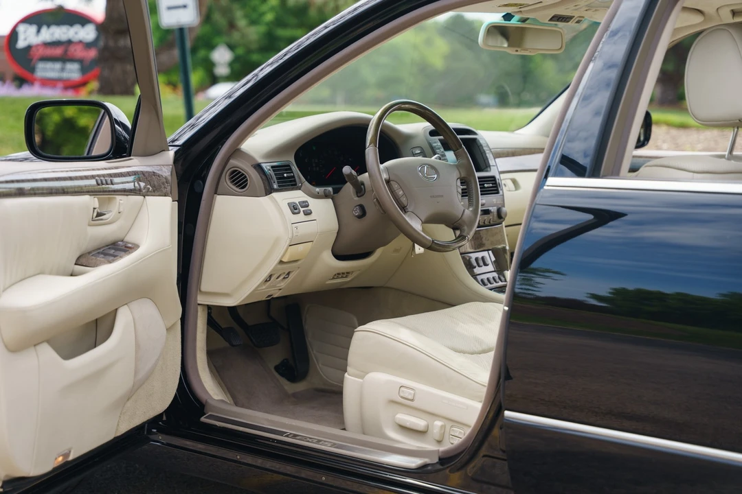 2003 Lexus LS - Image 29 of 31