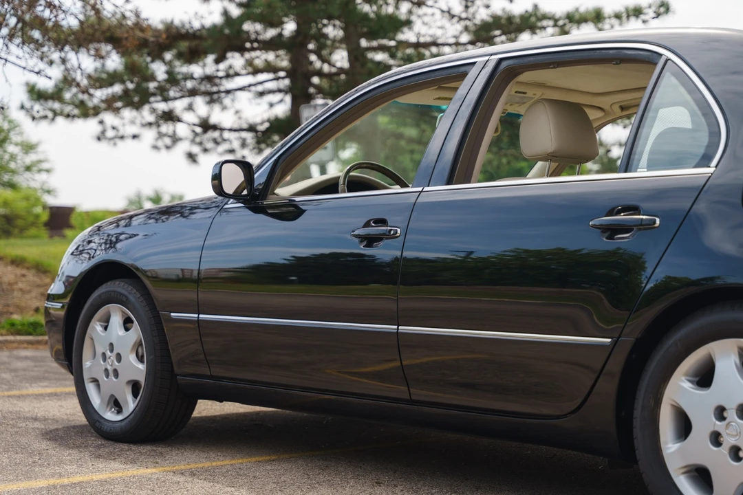 2003 Lexus LS - Image 12 of 31
