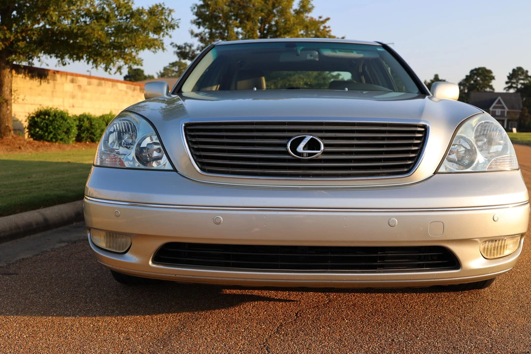 2003 Lexus LS 3rd Gen - Image 19 of 31