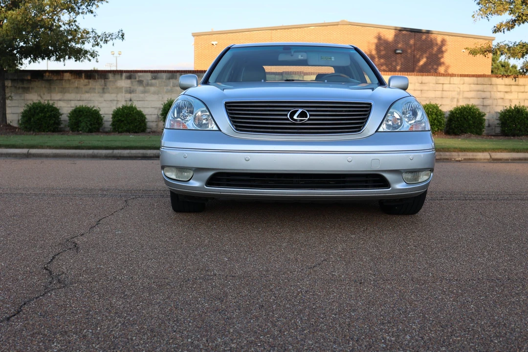 2003 Lexus LS 3rd Gen - Image 18 of 31