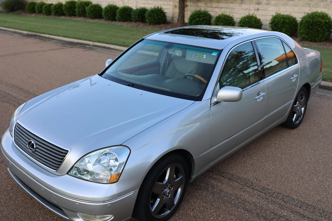 2003 Lexus LS 3rd Gen - Image 16 of 31