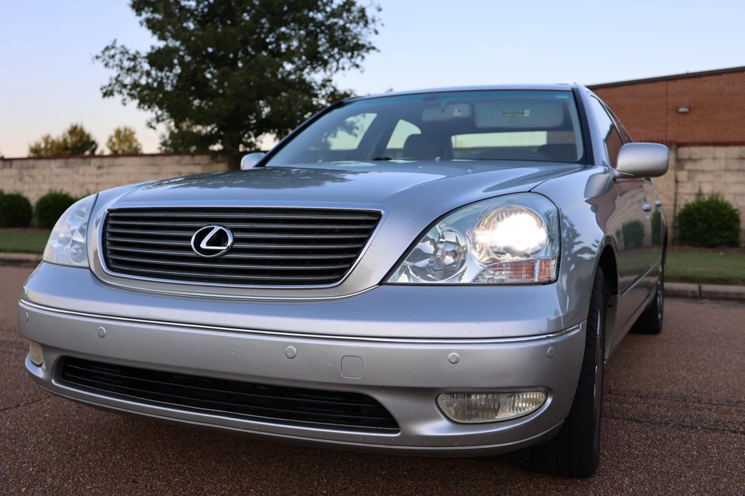 2003 Lexus LS 3rd Gen - Image 17 of 31