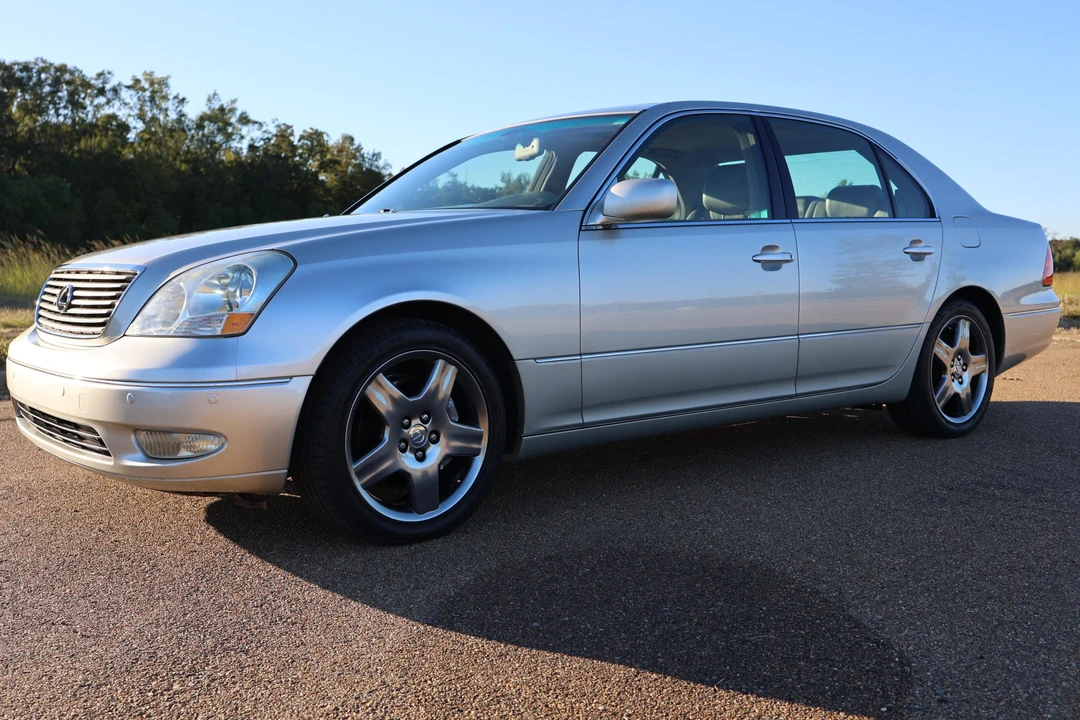 2003 Lexus LS 3rd Gen - Image 14 of 31