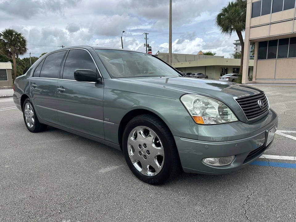 2003 Lexus LS 3rd Gen - Image 26 of 31