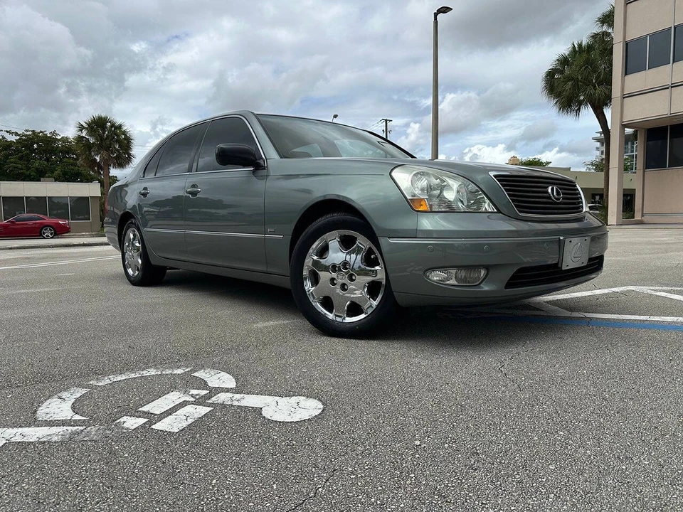 2003 Lexus LS 3rd Gen - Image 5 of 31