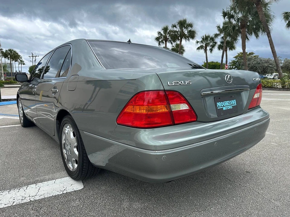 2003 Lexus LS 3rd Gen - Image 13 of 31