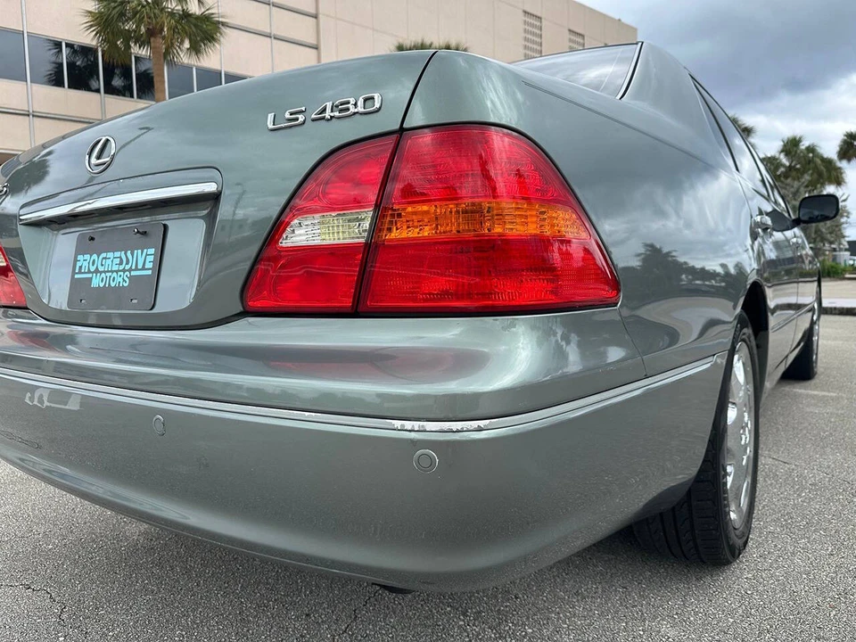 2003 Lexus LS 3rd Gen - Image 19 of 31