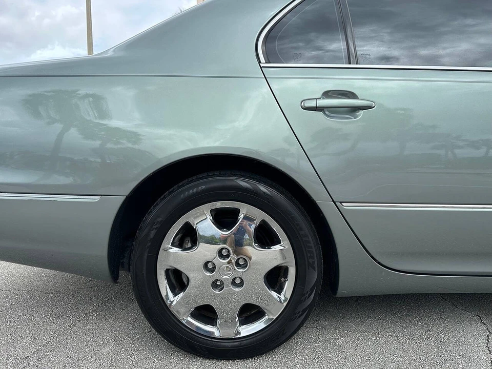 2003 Lexus LS 3rd Gen - Image 22 of 31