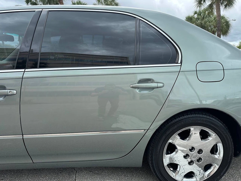 2003 Lexus LS 3rd Gen - Image 11 of 31