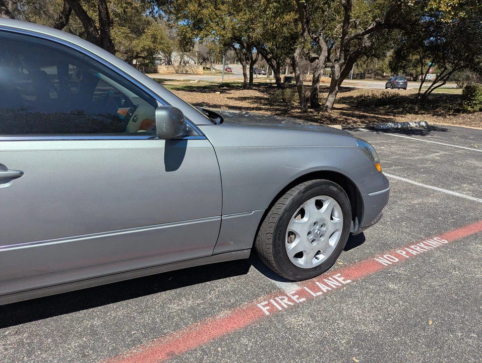 2003 Lexus LS 3rd Gen - Image 21 of 31