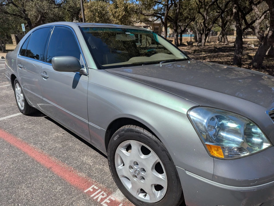 2003 Lexus LS 3rd Gen - Image 23 of 31