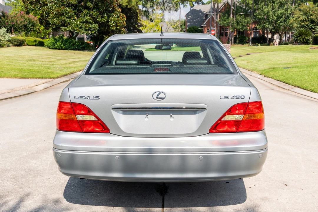 2003 Lexus LS 3rd Gen - Image 11 of 31