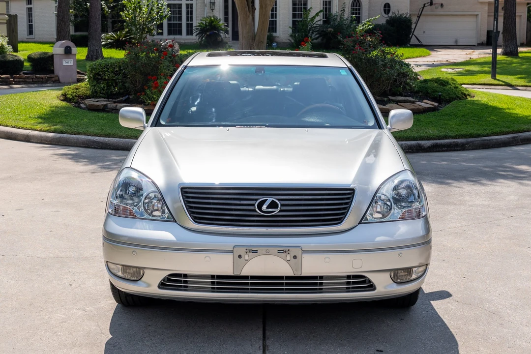 2003 Lexus LS 3rd Gen - Image 16 of 31