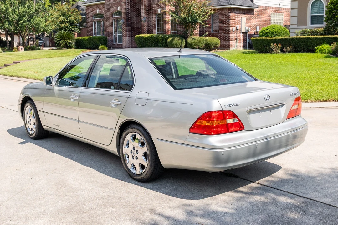 2003 Lexus LS 3rd Gen - Image 8 of 31
