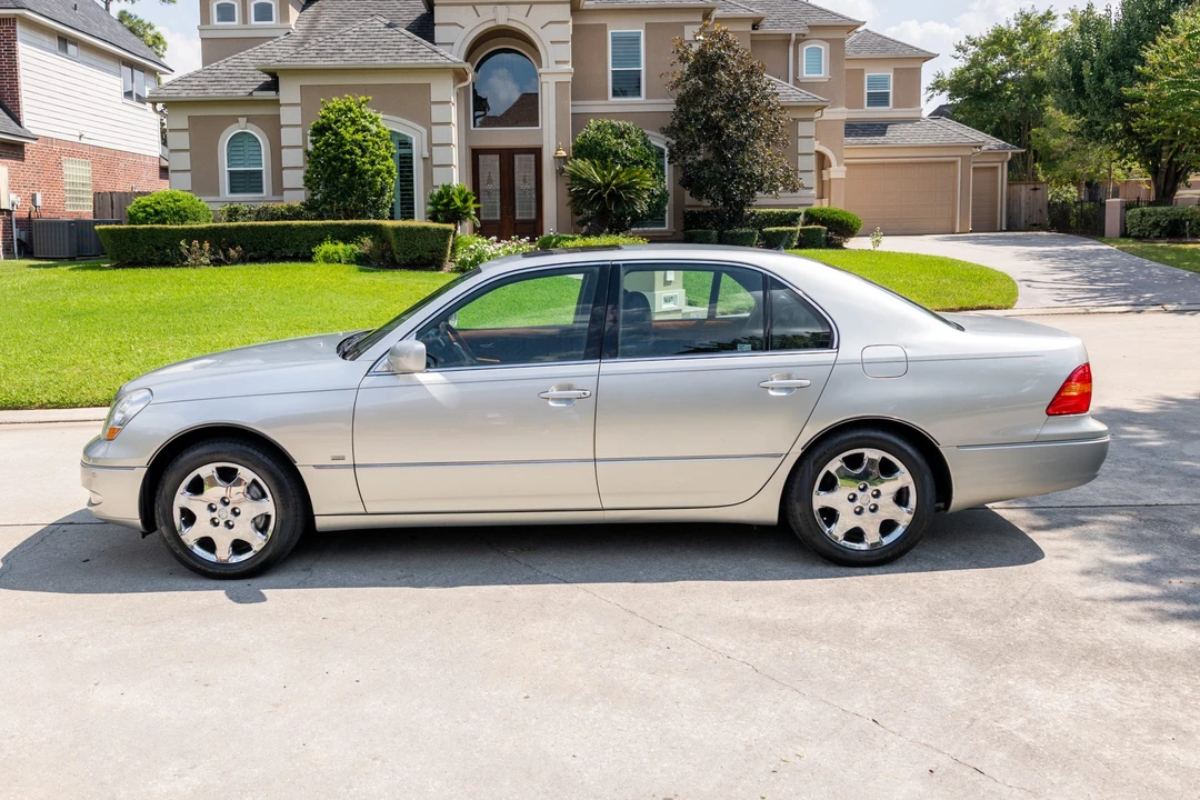2003 Lexus LS 3rd Gen - Image 6 of 31