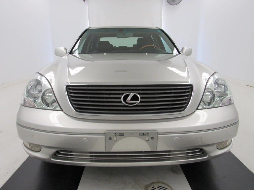 2003 Lexus LS 3rd Gen - Image 18 of 31